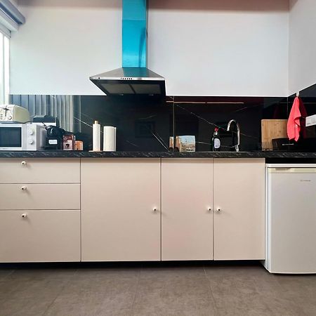 Apartamentos Playa Badalona Luaran gambar