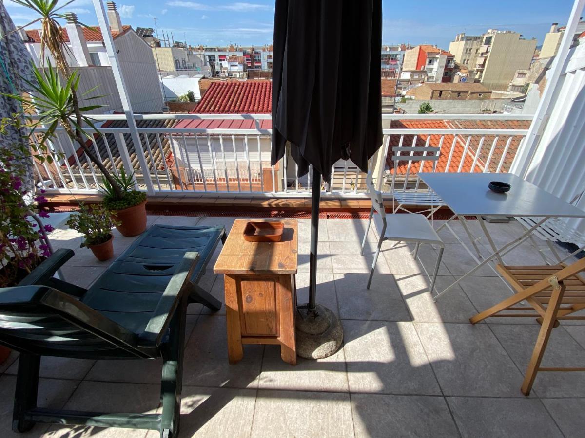 Apartamentos Playa Badalona Luaran gambar