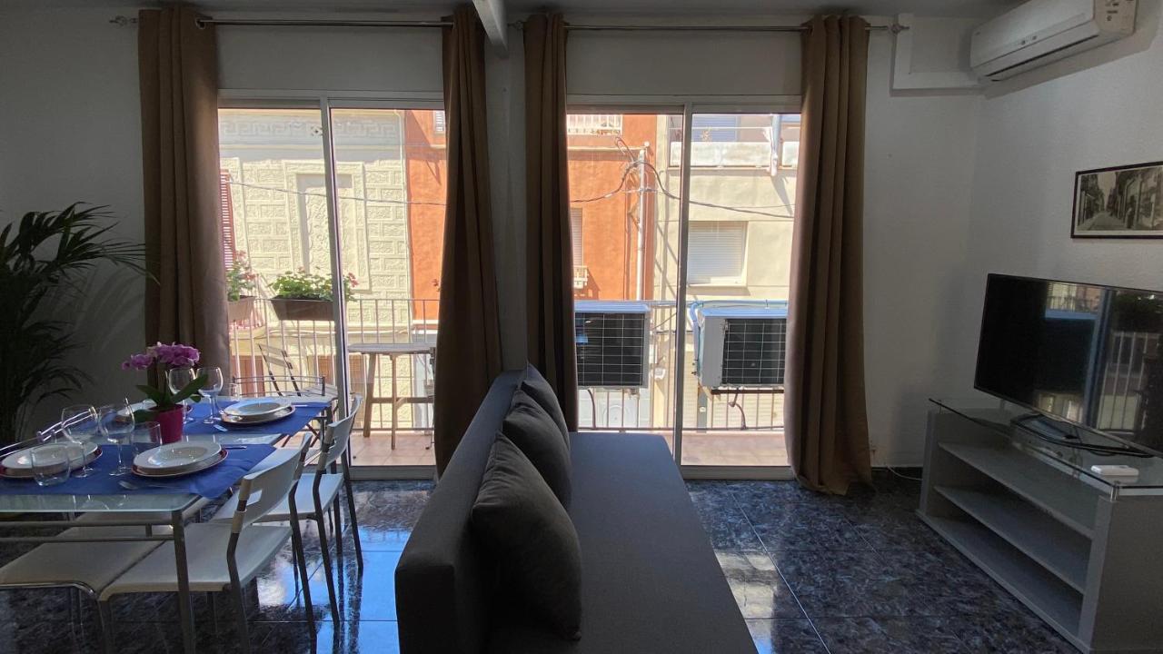 Apartamentos Playa Badalona Luaran gambar