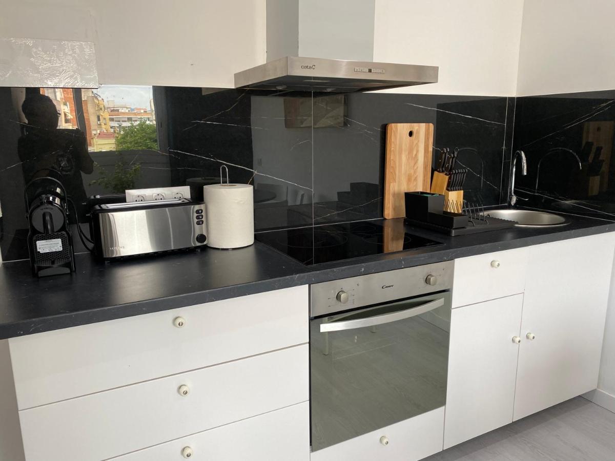 Apartamentos Playa Badalona Luaran gambar