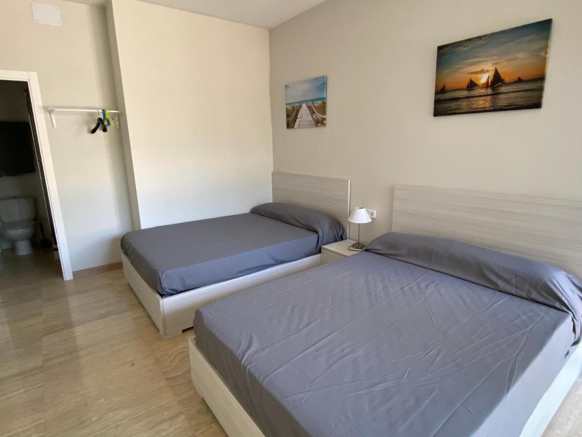 Apartamentos Playa Badalona Luaran gambar