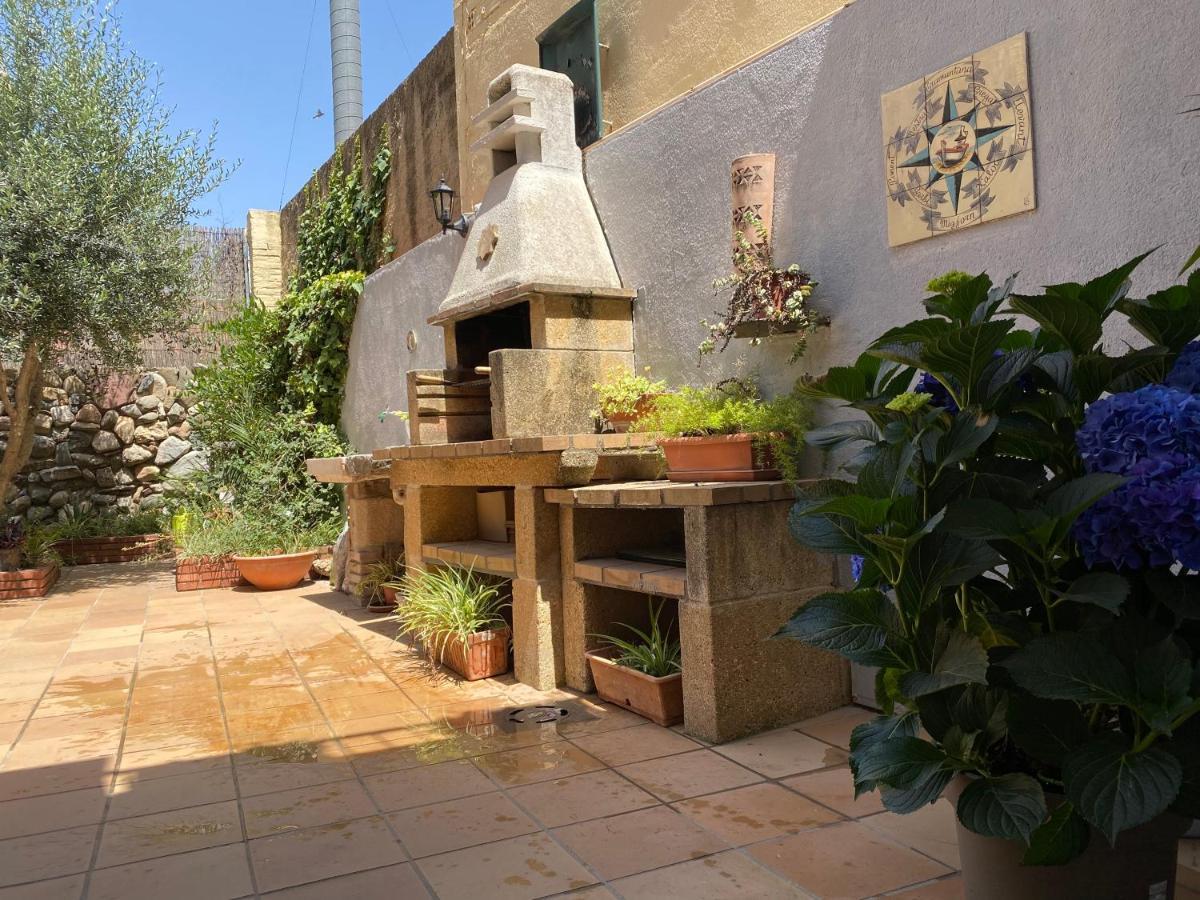 Apartamentos Playa Badalona Luaran gambar