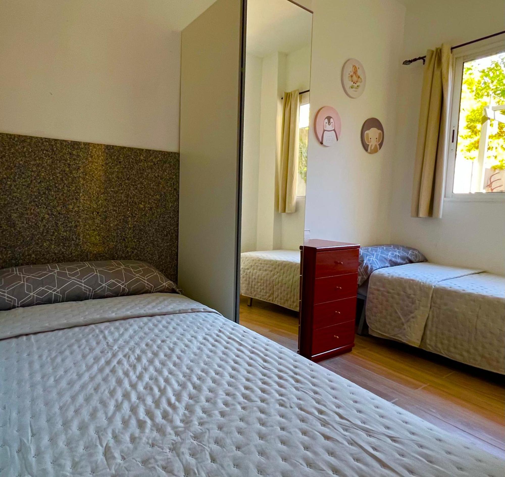 Apartamentos Playa Badalona Luaran gambar