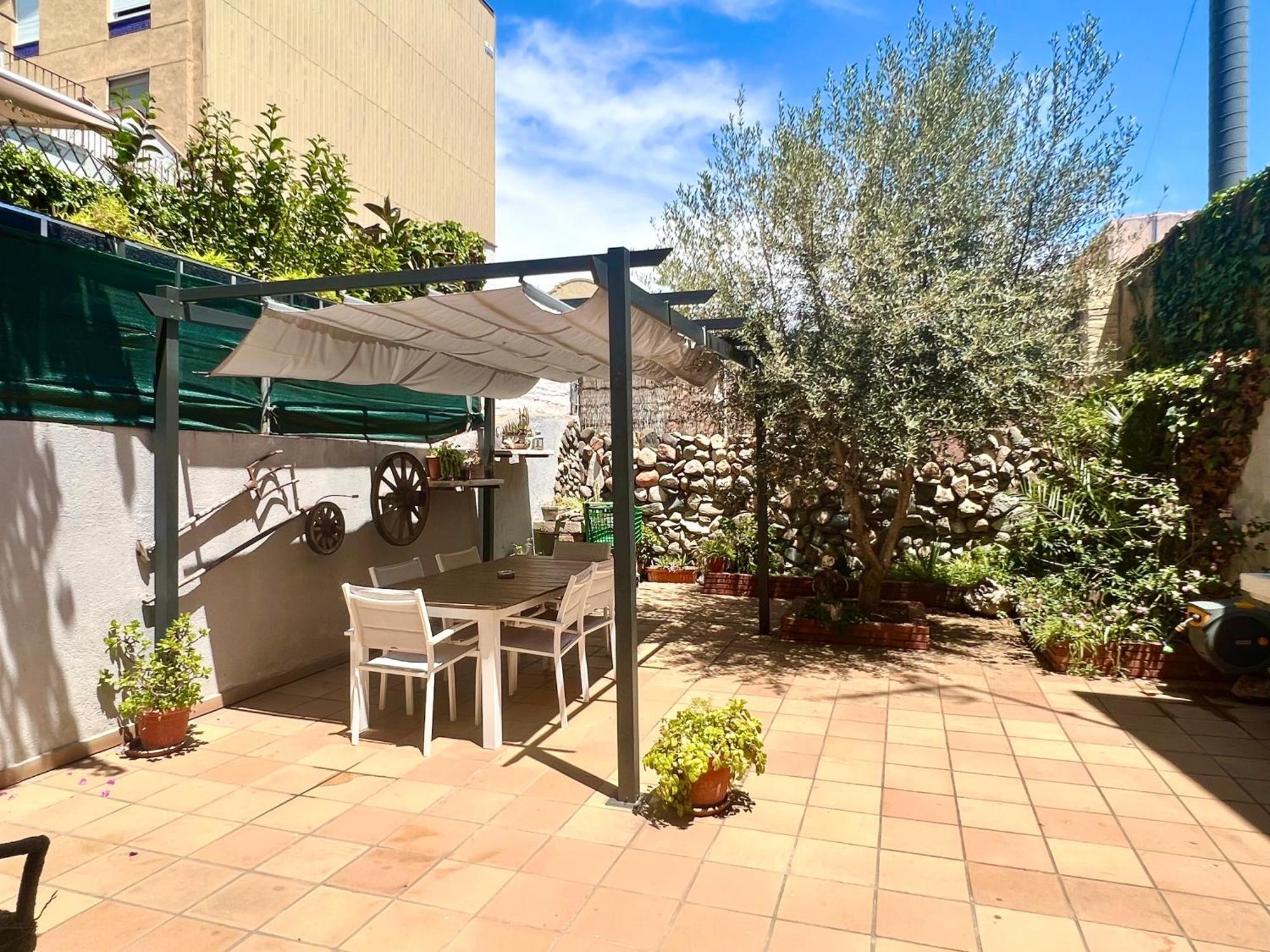 Apartamentos Playa Badalona Luaran gambar