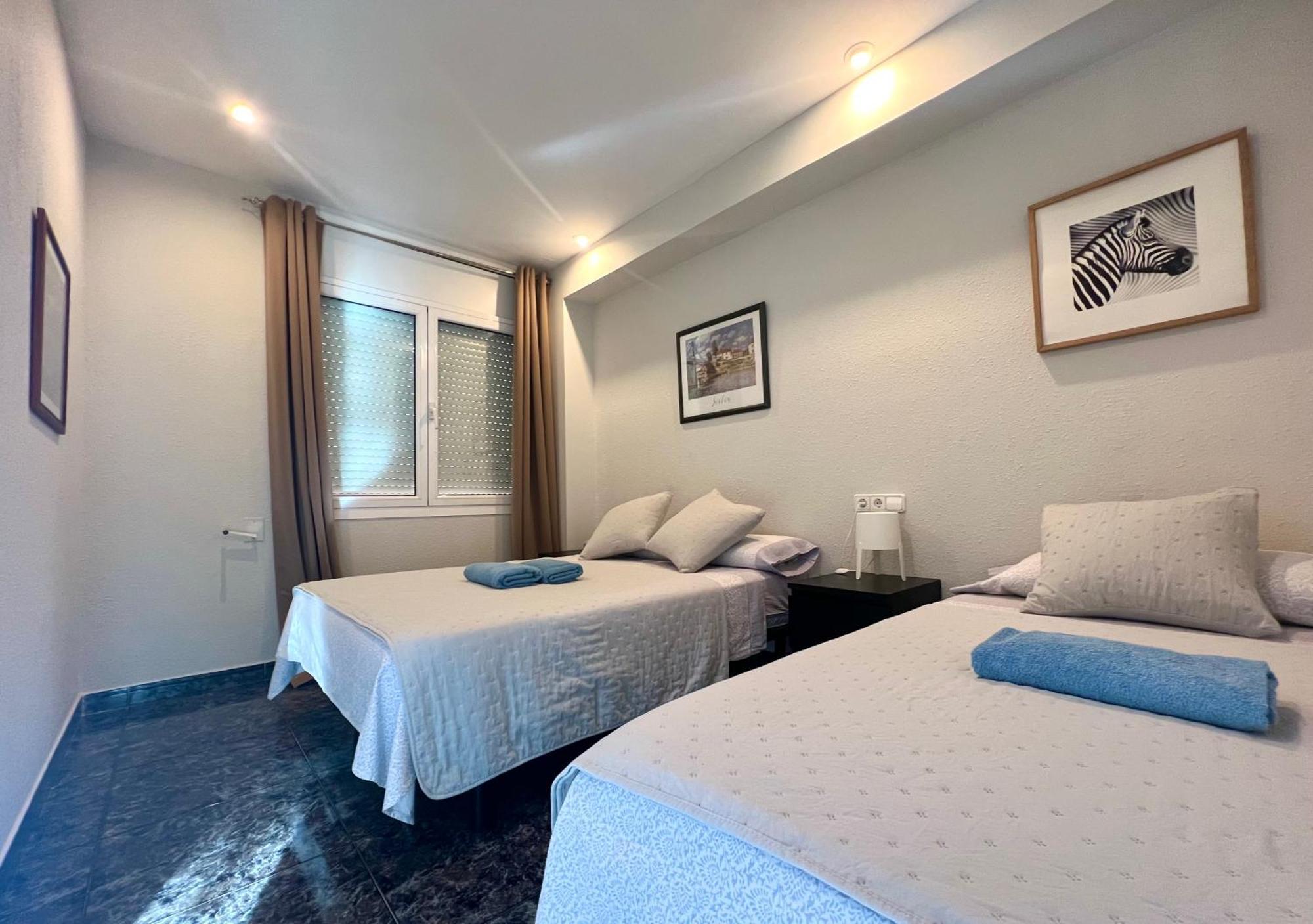 Apartamentos Playa Badalona Luaran gambar